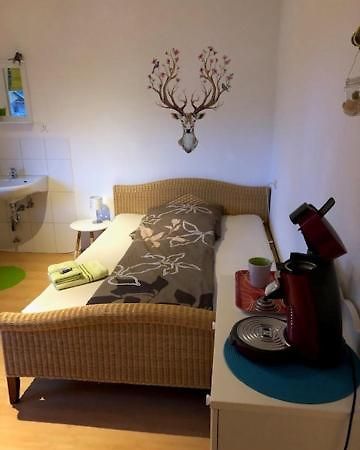 Gaestezimmer Suess- Scharf เมคเคนบอยเริน ภายนอก รูปภาพ